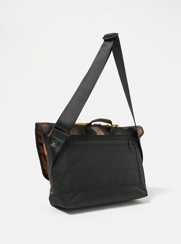 Bags Men Universal Works MasterPiece X Universal Works Courier Bag In Camo Recycled Tech Canvas