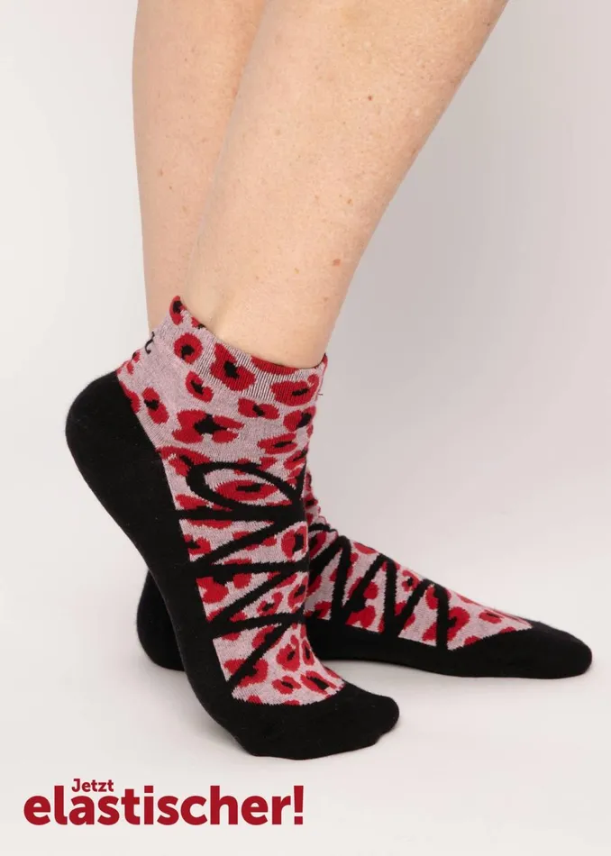 Blutsgeschwister Socks Sensation Steps Snkr Pink Women Socks