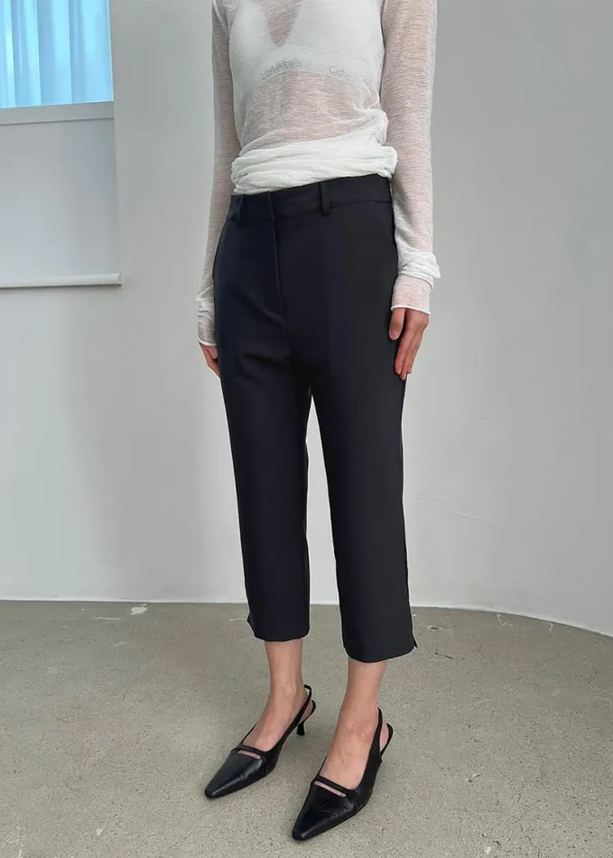 Clothing Women The Frankie Shop Emersyn Capri Pants 8211 Black