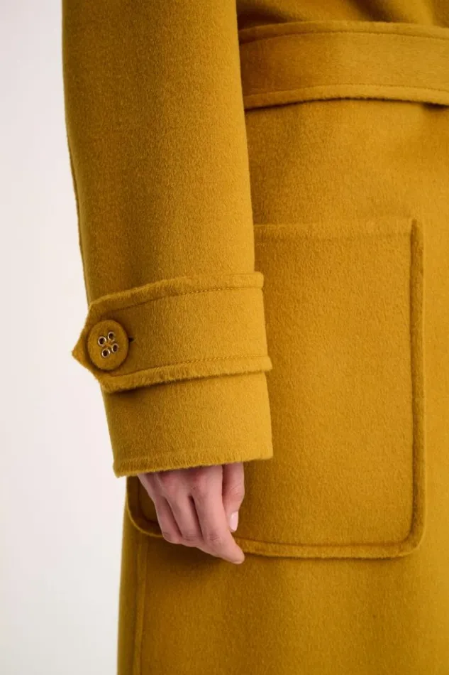 Luisa Spagnoli Outerwear Salone 8211 Coat With Shrug 8211 Fashion Show 8211 Women Luisa Spagnoli Outerwear Salone 8211 Coat With Shrug 8211 Fashion Show 8211 Women