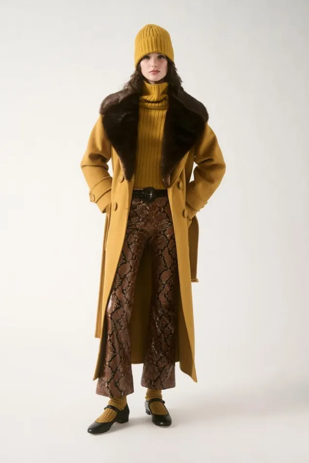 Luisa Spagnoli Outerwear Salone 8211 Coat With Shrug 8211 Fashion Show 8211 Women Luisa Spagnoli Outerwear Salone 8211 Coat With Shrug 8211 Fashion Show 8211 Women