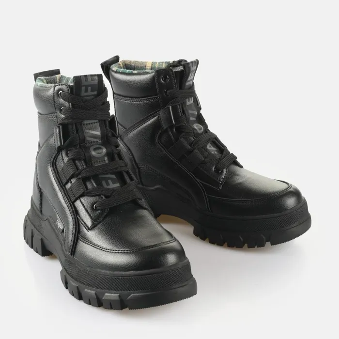Nova Hyb Black Buffalo Boots and AnkleBoots
