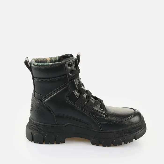 Nova Hyb Black Buffalo Boots and AnkleBoots