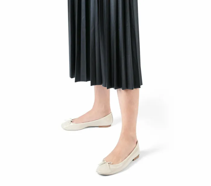 Repetto Womens Ballerinas Lili Ballerinas Beige