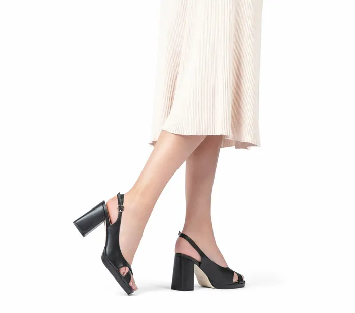 Repetto Womens Sandals Piki Sandals Black On Sale