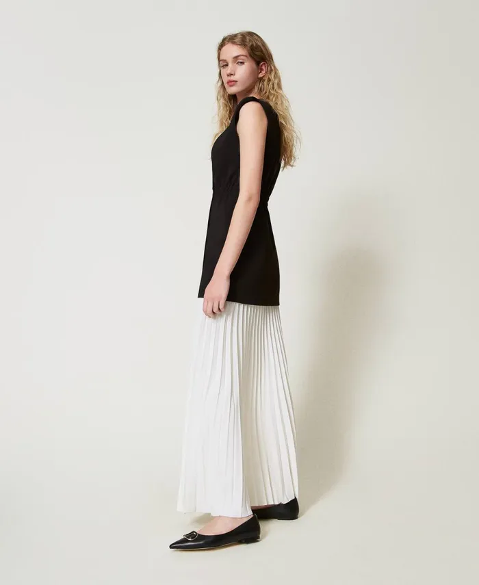 Twinset Crpe Gilet And Long Pleated Skirt Bicolour Black Snow White Women Dresses Twinset Crpe Gilet And Long Pleated Skirt Bicolour Black Snow White Women Dresses