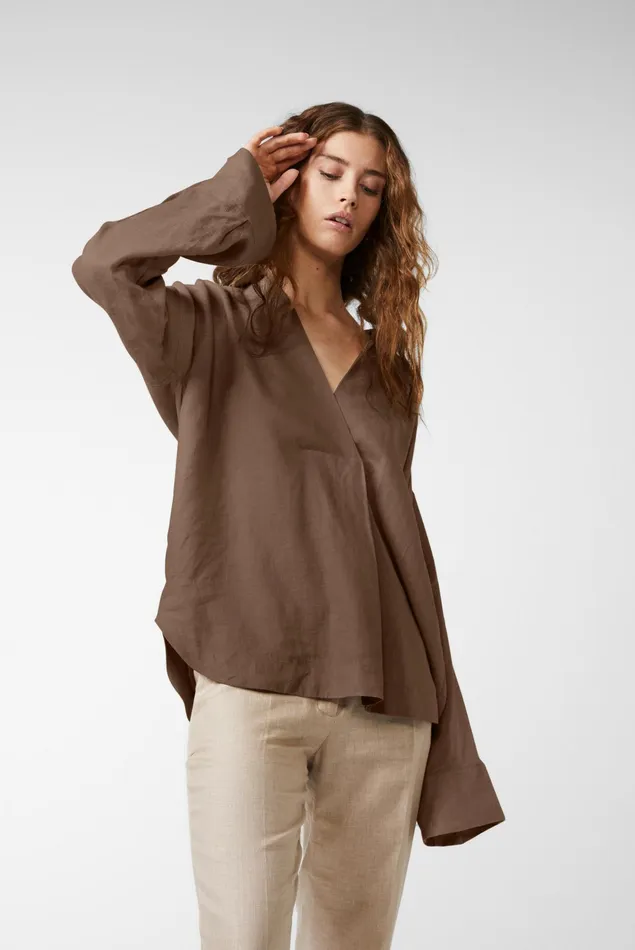 Van Laack Festive Blouses Women Oversize Blouse With Shirt Collar And Vneck Brown Van Laack Festive Blouses Women Oversize Blouse With Shirt Collar And Vneck Brown