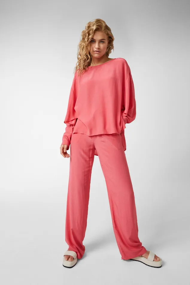Van Laack Festive Blouses Women Slipon Blouse With Longer Back Made Of Viscose Pink Van Laack Festive Blouses Women Slipon Blouse With Longer Back Made Of Viscose Pink