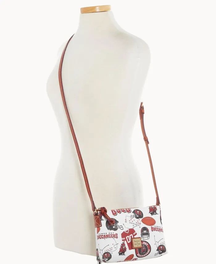 Woman NFL Buccaneers Crossbody Pouchette Buccaneers Dooney and Bourke Crossbodies Woman NFL Buccaneers Crossbody Pouchette Buccaneers Dooney and Bourke Crossbodies