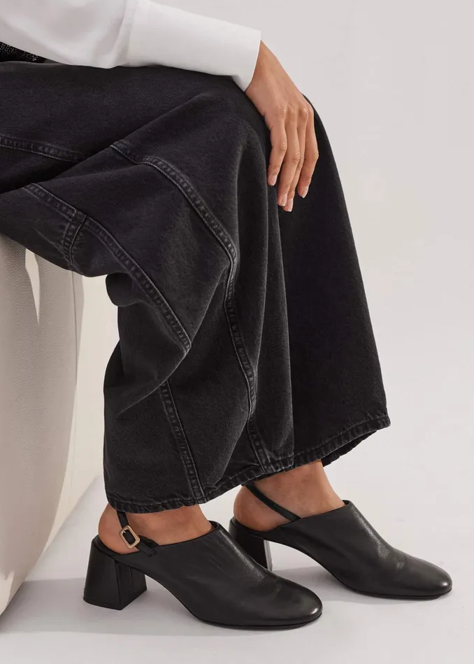 Women AMPM Mule Black MEEM