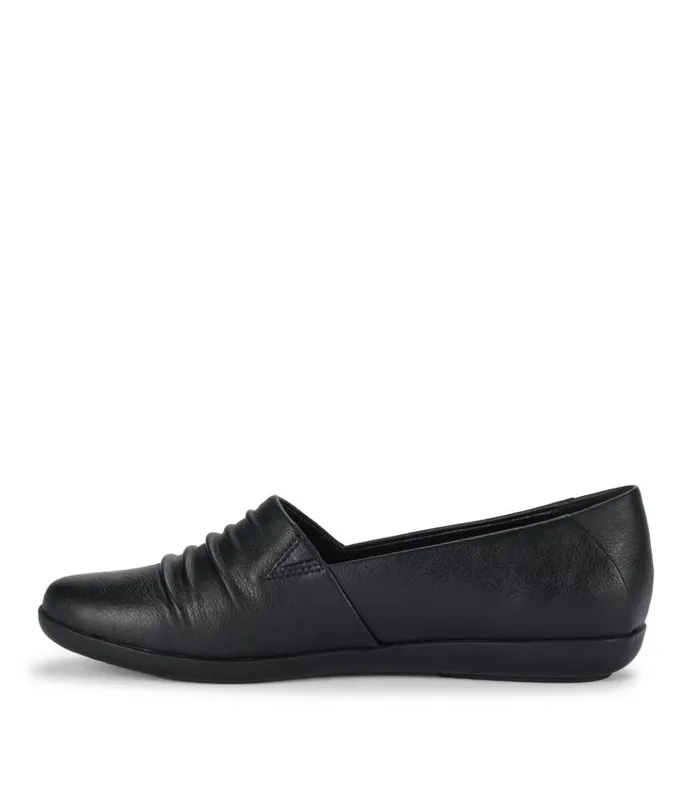Women Piper Slip On Black Baretraps Flats and Loafers