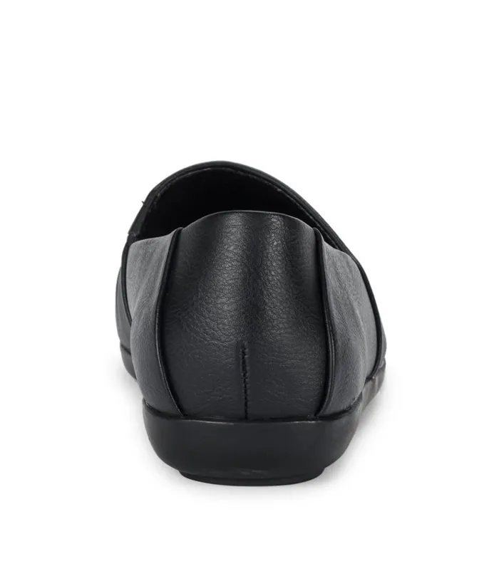 Women Piper Slip On Black Baretraps Flats and Loafers
